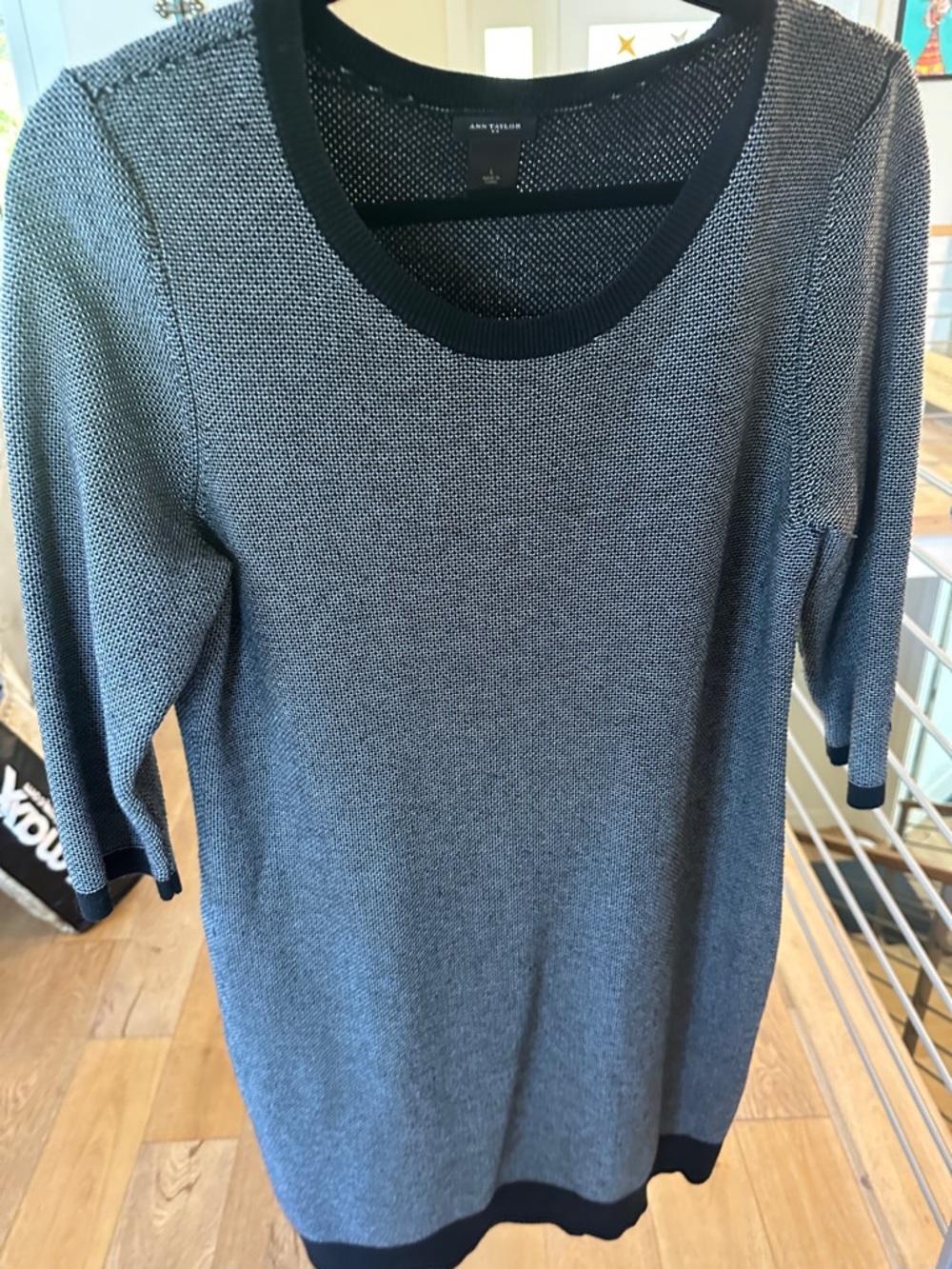 Ann Taylor Black Trim Gray Knit Sweater Dress Large in great condition